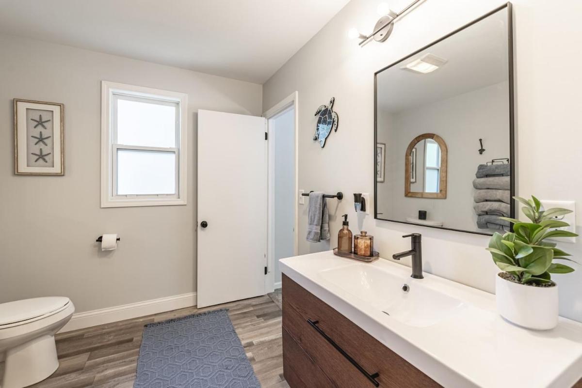 Coastal Comfort Meets Beachside Bliss Muskegon Exterior foto